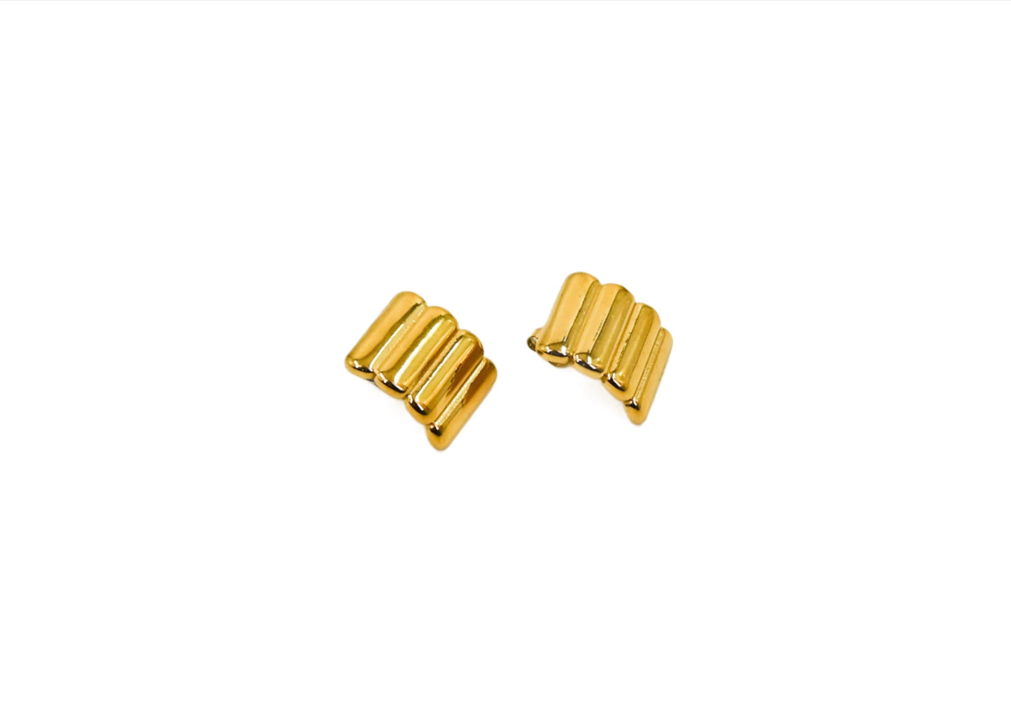 Croissant style gold earrings