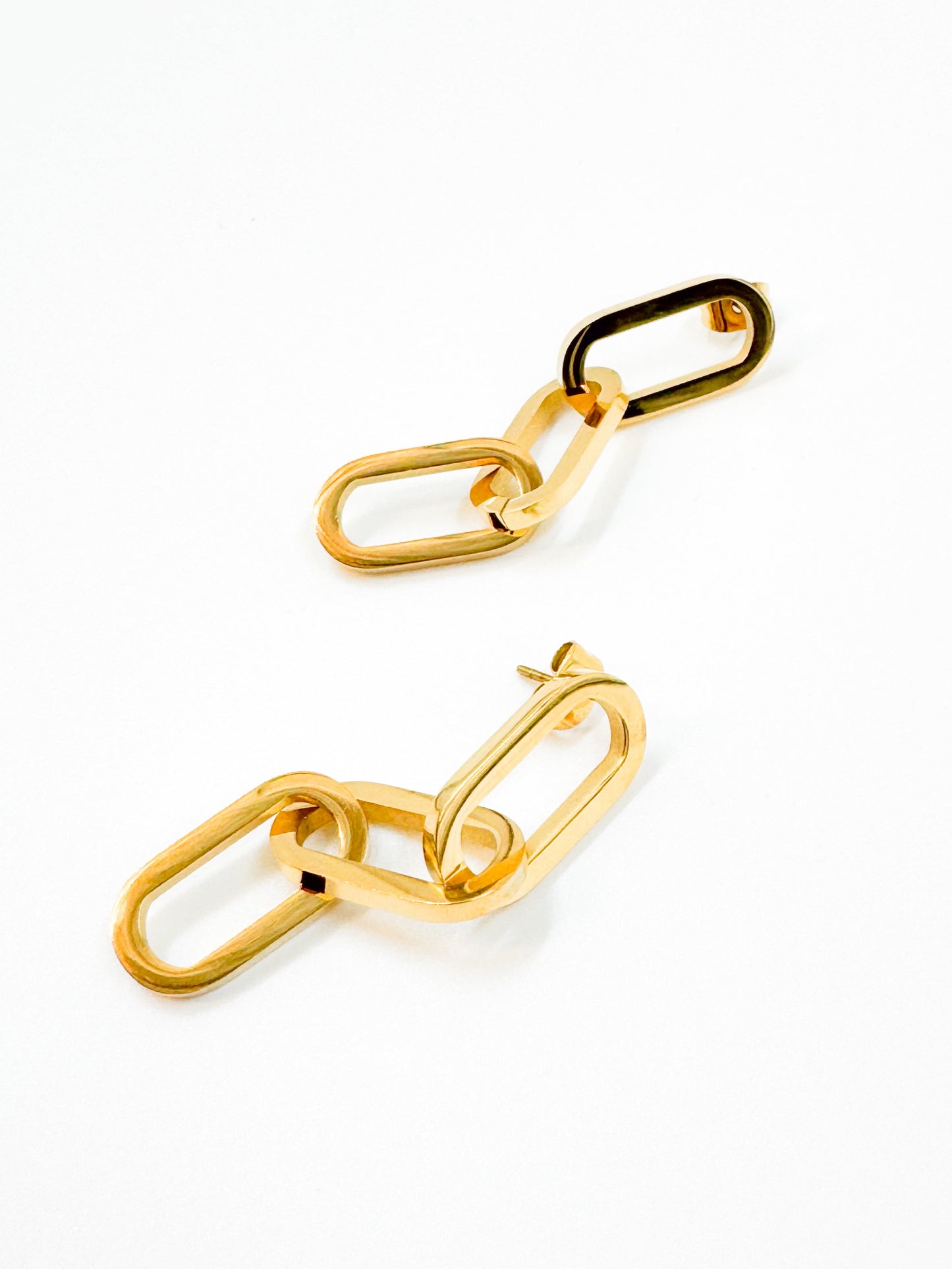Large paperclip link earrings in gold