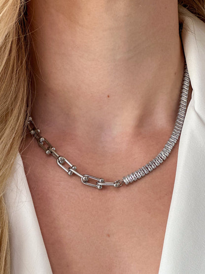 Sparkling link chain with crystals accents in silver on model
